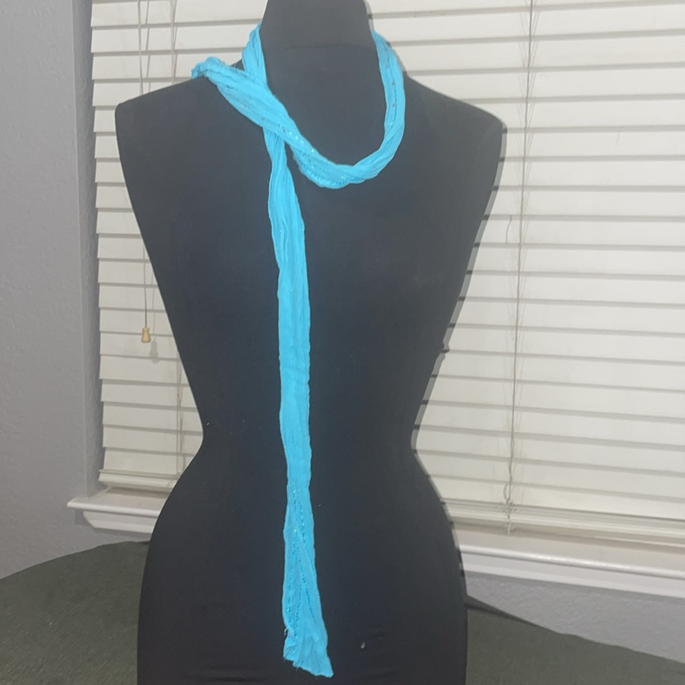 Assorted scarves - Picture 8 of 14